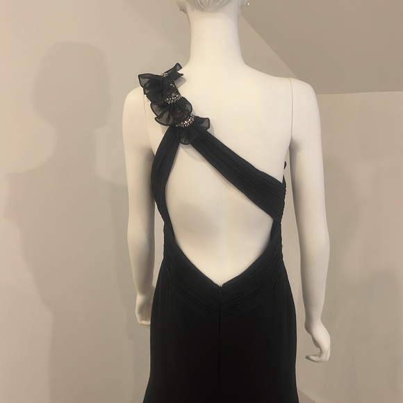 SAMPLE SALE NWT Bella Formals by Venus Bridal Black size 8 one shoulder - Picture 5 of 9